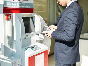 カードローン ATM